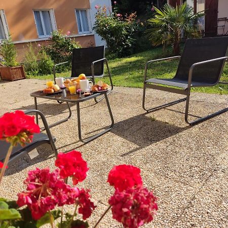 Hotel Montespan Lussac-les-Châteaux Eksteriør billede