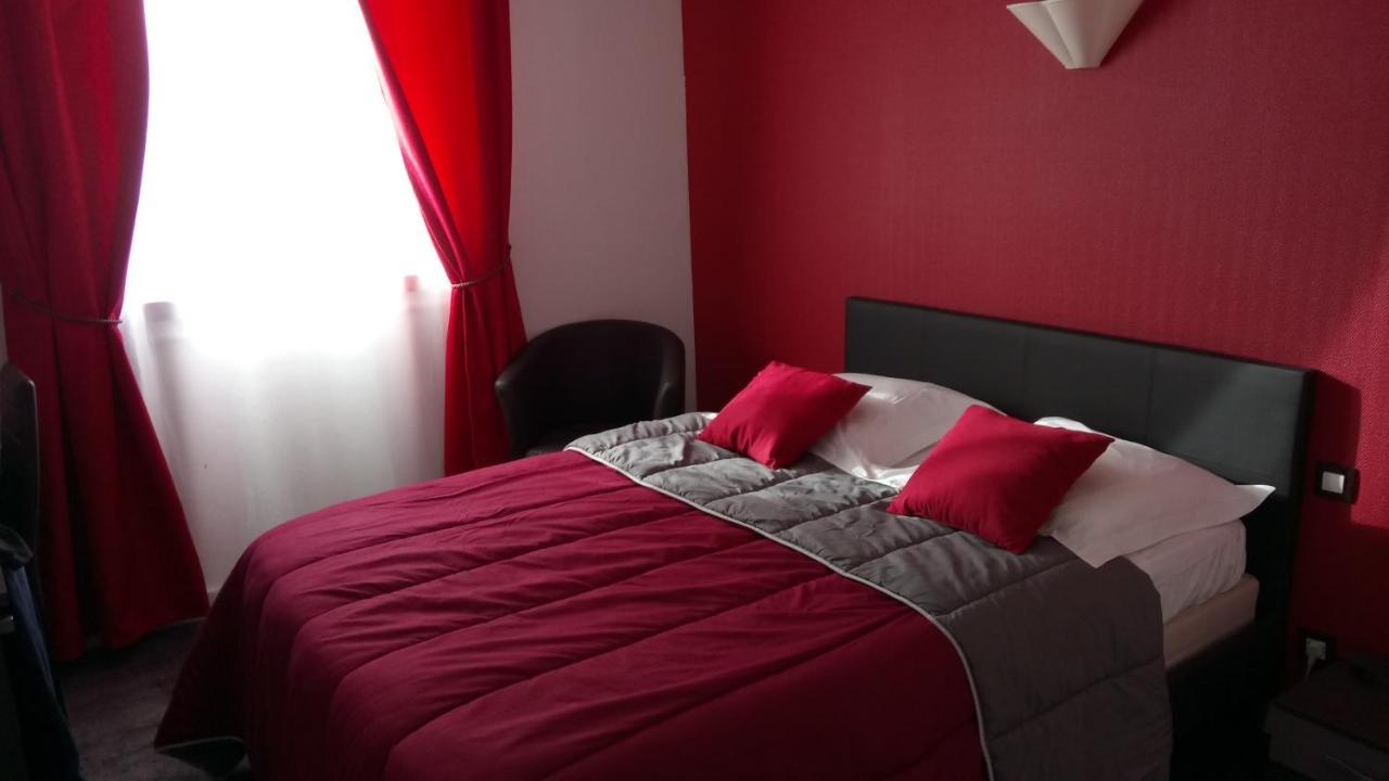 Hotel Montespan Lussac-les-Châteaux Eksteriør billede