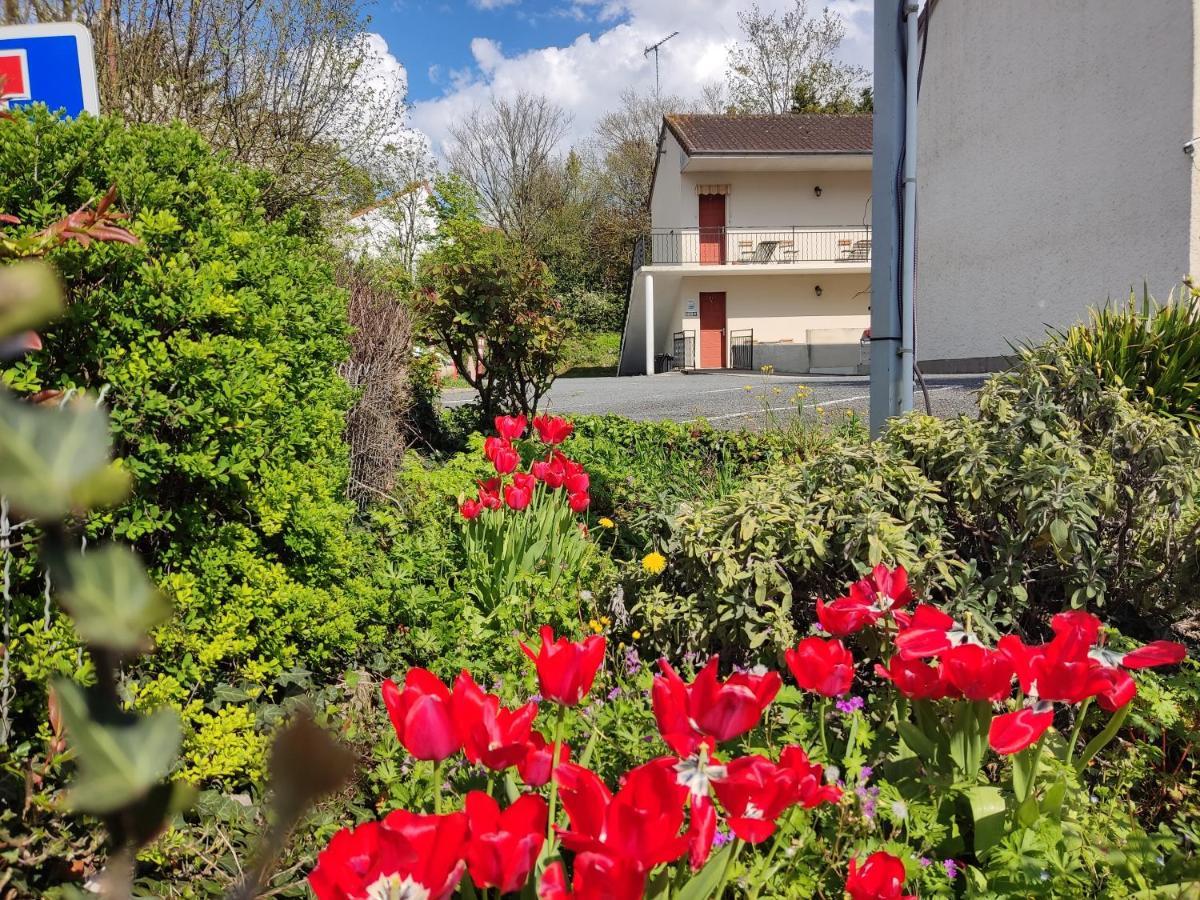 Hotel Montespan Lussac-les-Châteaux Eksteriør billede