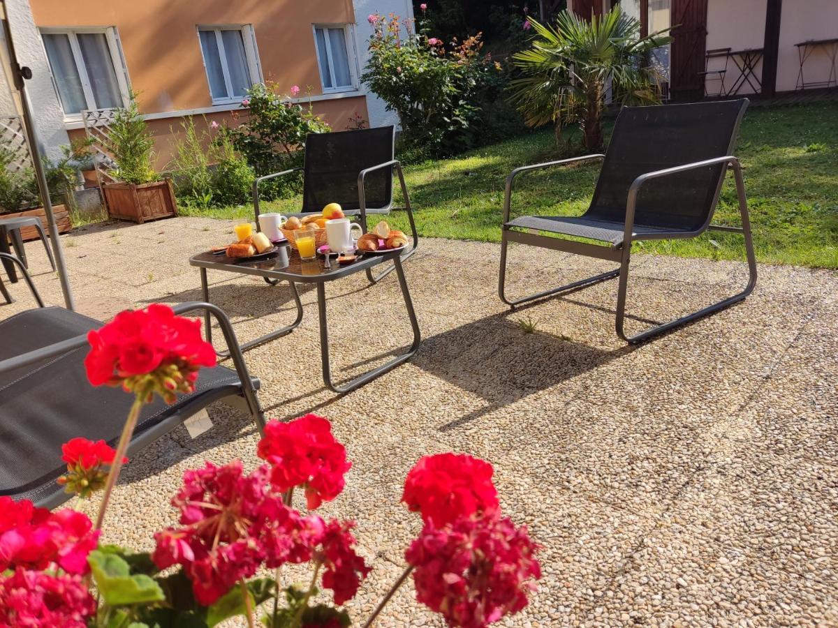 Hotel Montespan Lussac-les-Châteaux Eksteriør billede