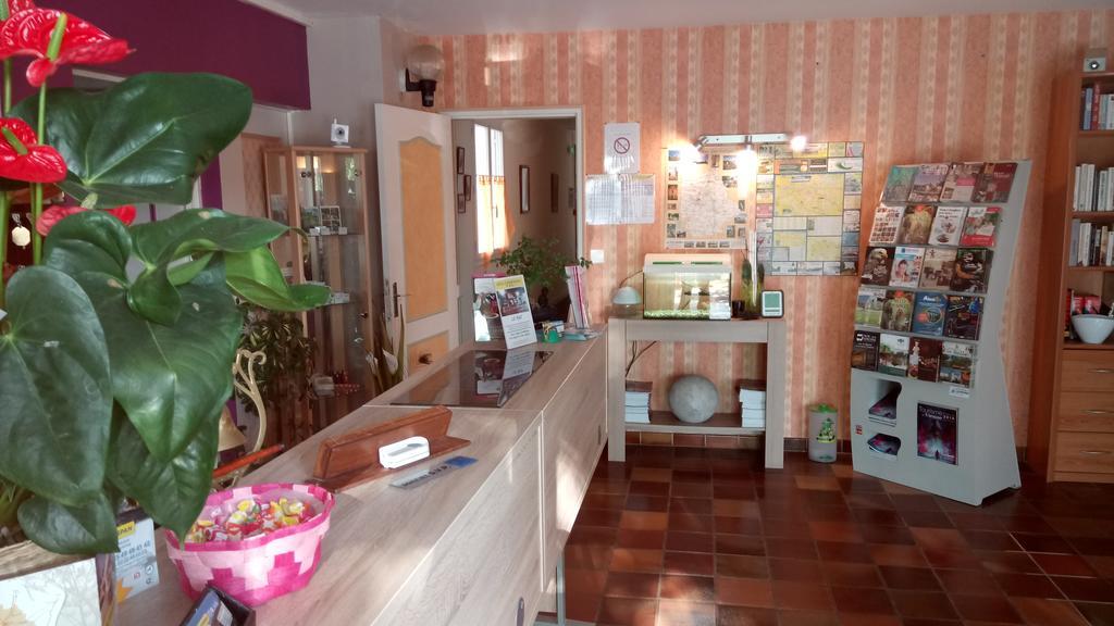 Hotel Montespan Lussac-les-Châteaux Eksteriør billede