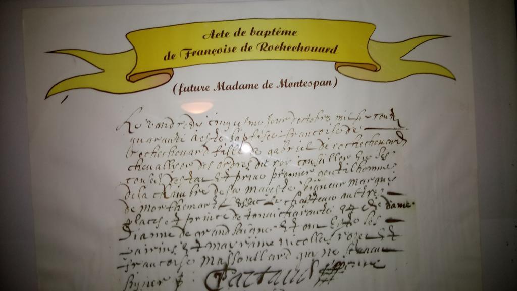 Hotel Montespan Lussac-les-Châteaux Eksteriør billede