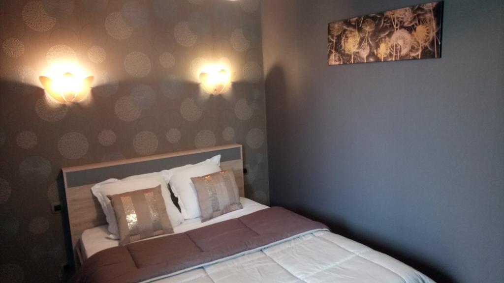 Hotel Montespan Lussac-les-Châteaux Eksteriør billede