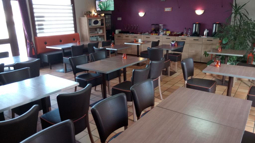Hotel Montespan Lussac-les-Châteaux Eksteriør billede