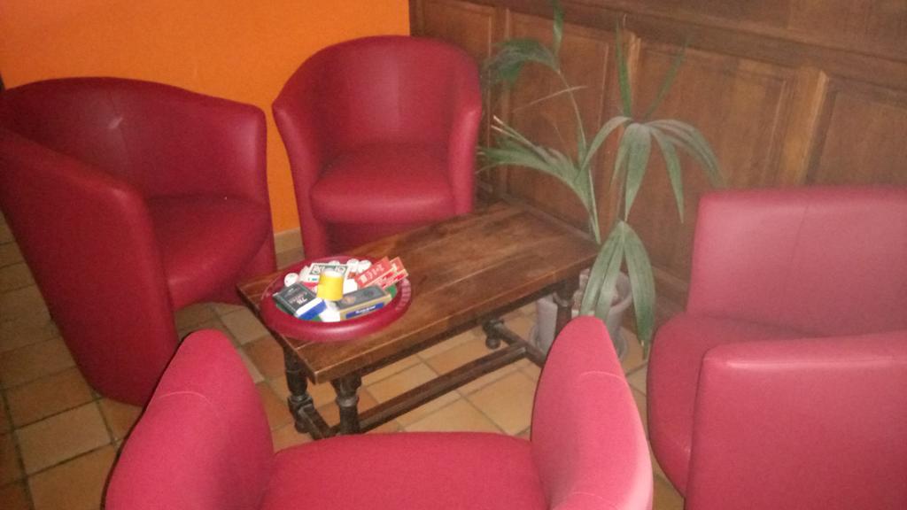 Hotel Montespan Lussac-les-Châteaux Eksteriør billede