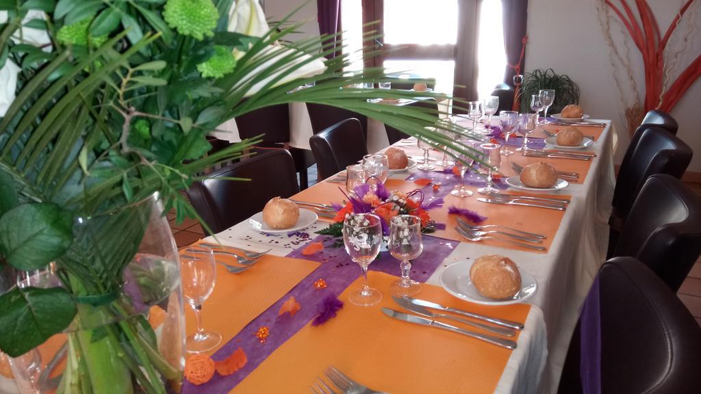 Hotel Montespan Lussac-les-Châteaux Eksteriør billede
