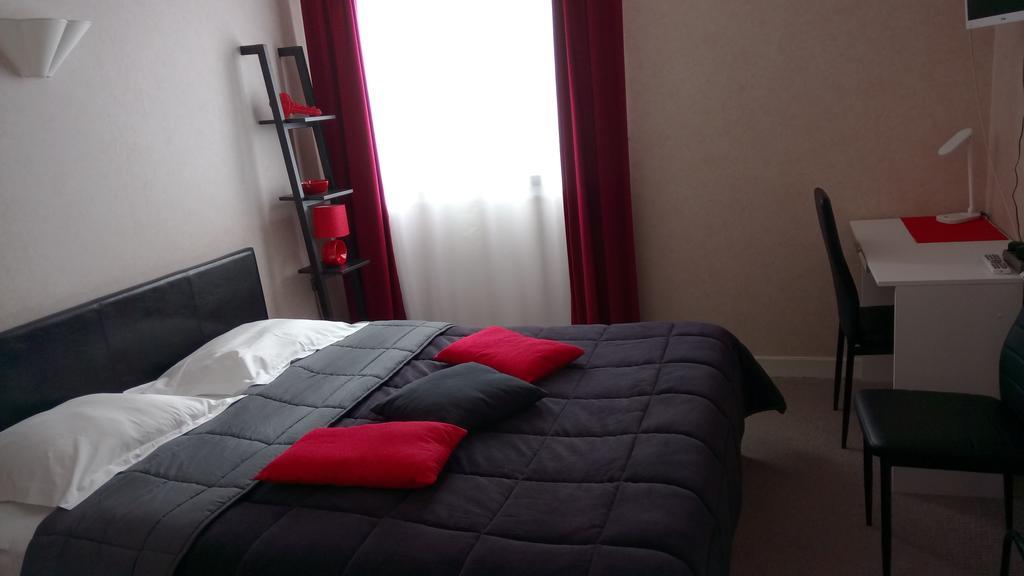 Hotel Montespan Lussac-les-Châteaux Eksteriør billede
