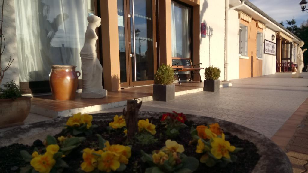Hotel Montespan Lussac-les-Châteaux Eksteriør billede