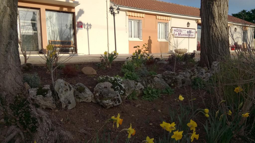 Hotel Montespan Lussac-les-Châteaux Eksteriør billede