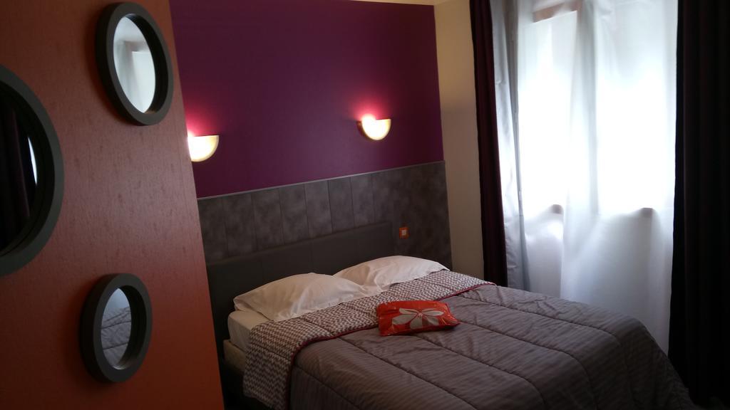 Hotel Montespan Lussac-les-Châteaux Eksteriør billede