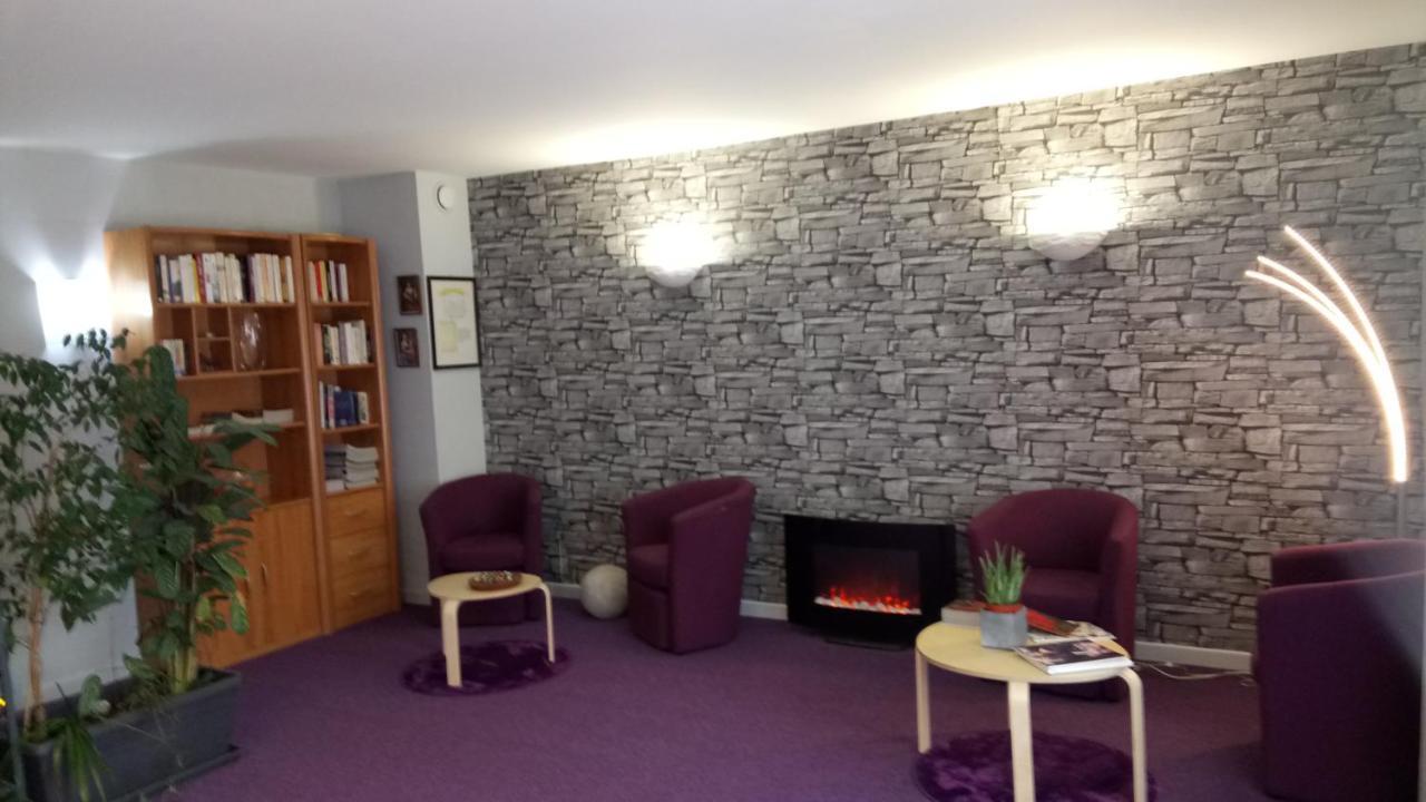 Hotel Montespan Lussac-les-Châteaux Eksteriør billede
