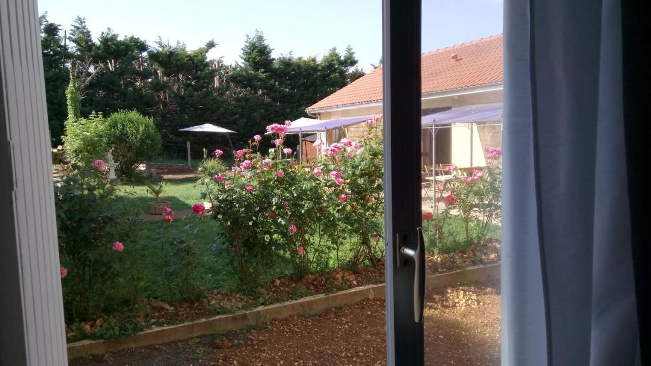 Hotel Montespan Lussac-les-Châteaux Eksteriør billede